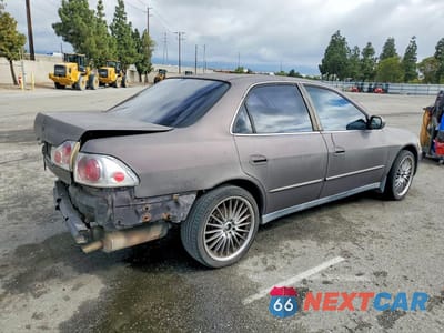 Trzecie zdjęcie samochodu z tyłu: 1998 HONDA ACCORD LX VIN:1HGCG5649WA080919 - miniatura