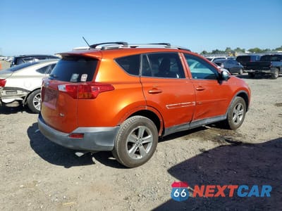 Trzecie zdjęcie samochodu z tyłu: 2015 TOYOTA RAV4 XLE VIN:2T3WFREV8FW144255 - miniatura