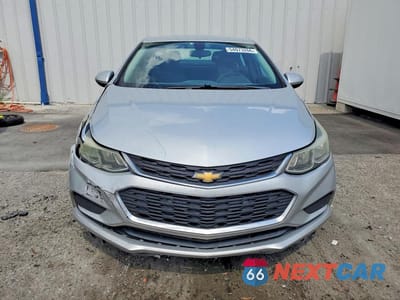 Piąte zdjęcie samochodu w środku: 2017 CHEVROLET CRUZE LS VIN:1G1BC5SM8H7183771 - miniatura