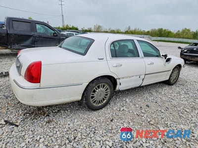 Trzecie zdjęcie samochodu z tyłu: 2010 LINCOLN TOWN CAR SIGNATURE LIMITED VIN:2LNBL8CV2AX752562 - miniatura
