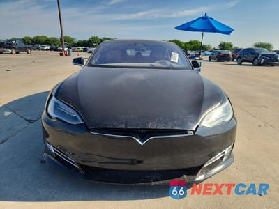 Piąte zdjęcie samochodu w środku: 2017 TESLA MODEL S VIN:5YJSA1E18HF228483 - miniatura