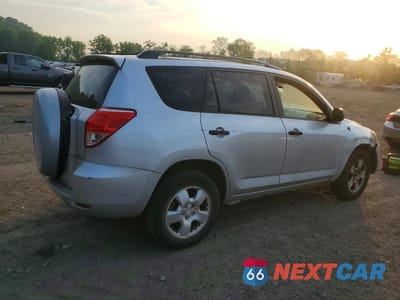 Trzecie zdjęcie samochodu z tyłu: 2006 TOYOTA RAV4 BASE VIN:JTMBD33V366014115 - miniatura
