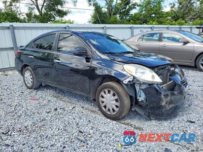 Czwarte zdjęcie samochodu z boku: 2014 NISSAN VERSA 1.6 S VIN:3N1CN7AP9EL832467 - miniatura