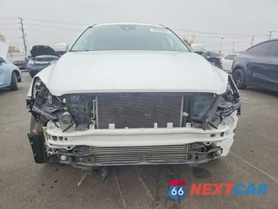 Piąte zdjęcie samochodu w środku: 2017 VOLVO XC60 T5 INSCRIPTION VIN:YV440MDU2H2009432 - miniatura