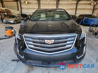 Piąte zdjęcie samochodu w środku: 2018 CADILLAC XT5 LUXURY VIN:1GYKNDRS4JZ176661 - miniatura