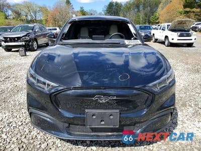 Piąte zdjęcie samochodu w środku: 2025 FORD MUSTANG MACH-E PREMIUM VIN:3FMTK3SU1SMA21945 - miniatura