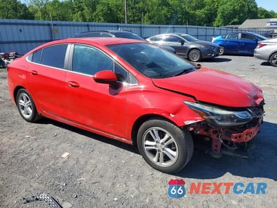 Czwarte zdjęcie samochodu z boku: 2017 CHEVROLET CRUZE LT VIN:1G1BE5SM2H7185364 - miniatura