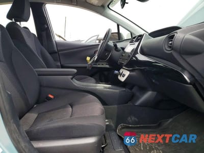 Zdjęcie 7 z 12 samochodu: 2017 TOYOTA PRIUS TWO VIN:JTDKBRFU4H3042408 - miniatura