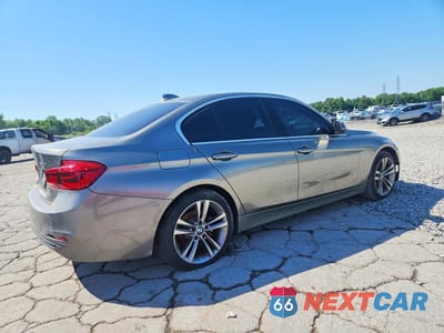 Trzecie zdjęcie samochodu z tyłu: 2018 BMW 330 I VIN:WBA8B9G54JNU98918 - miniatura