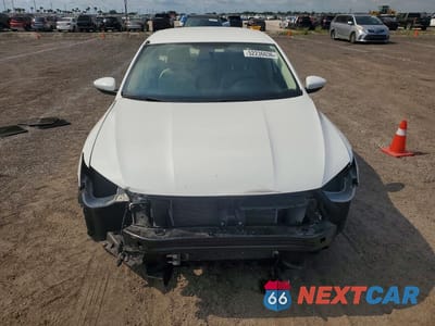Piąte zdjęcie samochodu w środku: 2016 VOLKSWAGEN PASSAT S VIN:1VWAT7A37GC063860 - miniatura