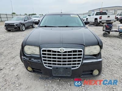 Piąte zdjęcie samochodu w środku: 2008 CHRYSLER 300C VIN:2C3LA63H98H179133 - miniatura