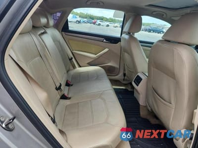 Zdjęcie 10 z 12 samochodu: 2014 VOLKSWAGEN PASSAT SE VIN:1VWBT7A32EC057871 - miniatura