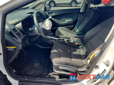 Zdjęcie 7 z 12 samochodu: 2017 KIA FORTE LX VIN:3KPFK4A74HE069526 - miniatura