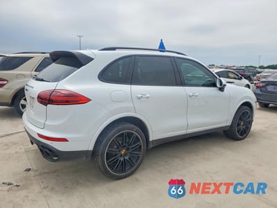 Trzecie zdjęcie samochodu z tyłu: 2018 PORSCHE CAYENNE VIN:WP1AA2A29JKA02606 - miniatura