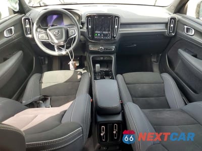 Zdjęcie 8 z 13 samochodu: 2023 VOLVO XC40 RECHARGE PLUS VIN:YV4ED3UL8P2076156 - miniatura