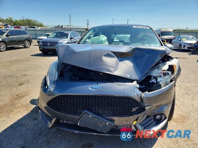 Piąte zdjęcie samochodu w środku: 2017 FORD FIESTA ST VIN:3FADP4GX5HM170652 - miniatura