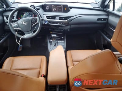 Zdjęcie 8 z 12 samochodu: 2021 LEXUS UX 250H VIN:JTHP9JBH4M2039616 - miniatura