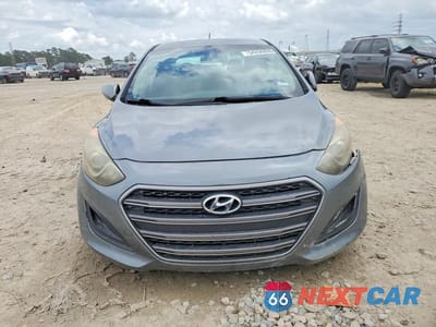 Piąte zdjęcie samochodu w środku: 2016 HYUNDAI ELANTRA GT BASE VIN:KMHD35LH5GU323434 - miniatura