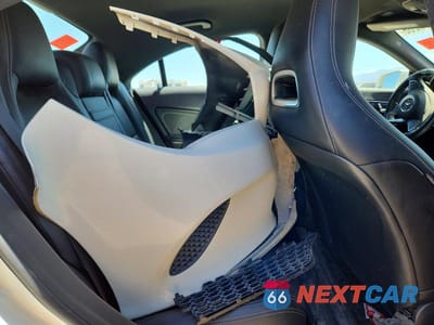 Zdjęcie 10 z 12 samochodu: 2018 MERCEDES-BENZ CLA 250 VIN:WDDSJ4EB5JN619307 - miniatura