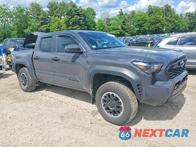Czwarte zdjęcie samochodu z boku: 2024 TOYOTA TACOMA TRD OFF-ROAD VIN:3TMLB5JN4RM037772 - miniatura