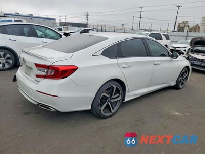 Trzecie zdjęcie samochodu z tyłu: 2018 HONDA ACCORD SPORT VIN:1HGCV1F38JA048154 - miniatura