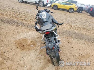 Czwarte zdjęcie samochodu z boku: 2026 HONDA CBR650 R VIN:MLHRH1550T5200245 - miniatura