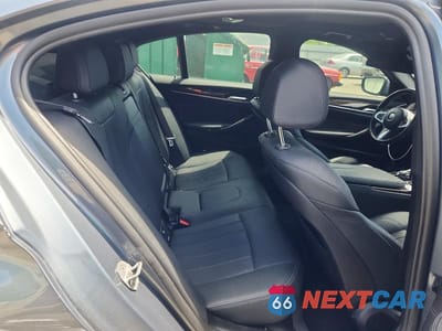 Zdjęcie 10 z 12 samochodu: 2022 BMW 530 XI VIN:WBA13BJ09NWX40783 - miniatura