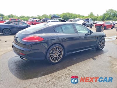 Trzecie zdjęcie samochodu z tyłu: 2016 PORSCHE PANAMERA 2 VIN:WP0AA2A72GL000969 - miniatura