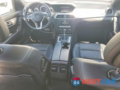 Zdjęcie 8 z 12 samochodu: 2014 MERCEDES-BENZ C 250 VIN:WDDGF4HBXER303337 - miniatura