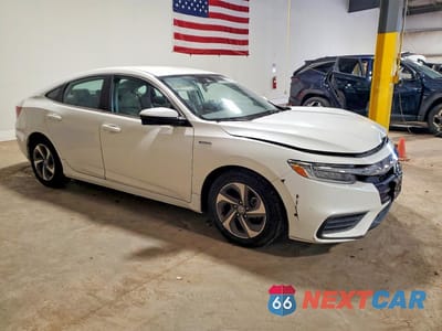Czwarte zdjęcie samochodu z boku: 2019 HONDA INSIGHT EX VIN:19XZE4F55KE001271 - miniatura