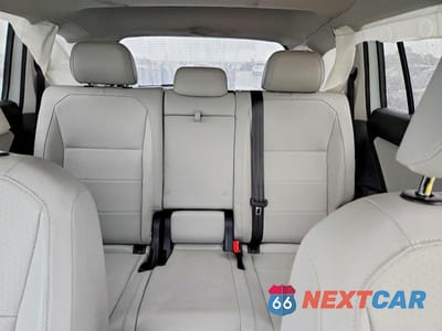 Zdjęcie 10 z 13 samochodu: 2019 VOLKSWAGEN TIGUAN SE VIN:3VV2B7AX5KM086673 - miniatura