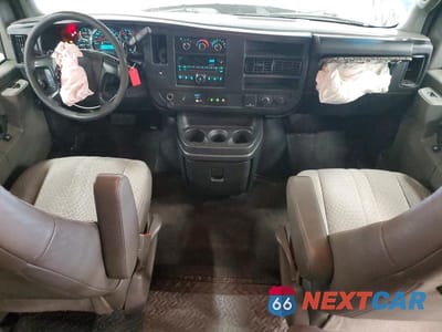 Zdjęcie 8 z 14 samochodu: 2016 CHEVROLET EXPRESS G3500 LT VIN:1GAZGPFG0G1172039 - miniatura