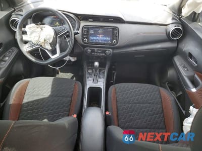 Zdjęcie 8 z 12 samochodu: 2021 NISSAN KICKS SR VIN:3N1CP5DV3ML525271 - miniatura