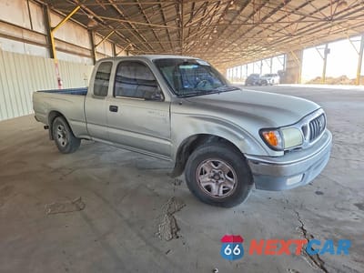 Czwarte zdjęcie samochodu z boku: 2002 TOYOTA TACOMA XTRACAB VIN:5TEVL52NX2Z063290 - miniatura