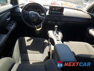 Zdjęcie 8 z 13 samochodu: 2025 HONDA HR-V SPORT VIN:3CZRZ1H5XSM741303 - miniatura