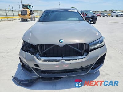 Piąte zdjęcie samochodu w środku: 2021 BMW 540 I VIN:WBA53BJ02MWX11996 - miniatura