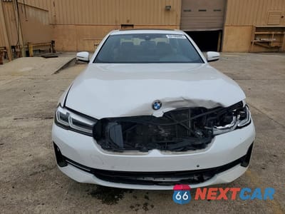 Piąte zdjęcie samochodu w środku: 2021 BMW 530 I VIN:WBA53BH05MWX24490 - miniatura