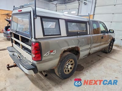 Trzecie zdjęcie samochodu z tyłu: 2006 CHEVROLET SILVERADO K1500 VIN:1GCEK19Z66Z298629 - miniatura
