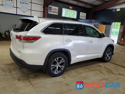 Trzecie zdjęcie samochodu z tyłu: 2016 TOYOTA HIGHLANDER XLE VIN:5TDJKRFH2GS307242 - miniatura