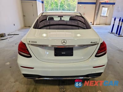 Zdjęcie 6 z 13 samochodu: 2019 MERCEDES-BENZ E 300 4MATIC VIN:WDDZF4KB7KA526320 - miniatura