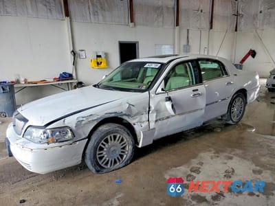 2006 LINCOLN TOWN CAR SIGNATURE LIMITED 1LNHM82V16Y643025 - główne zdjęcie licytacji z USA - miniatura