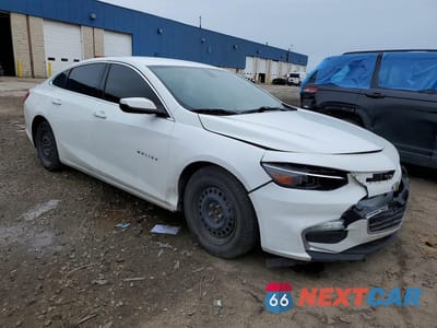 Czwarte zdjęcie samochodu z boku: 2017 CHEVROLET MALIBU LT VIN:1G1ZE5ST9HF244082 - miniatura
