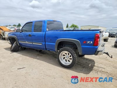 Drugie zdjęcie samochodu z przodu: 2004 CHEVROLET SILVERADO K1500 VIN:2GCEK19T241228501 - miniatura
