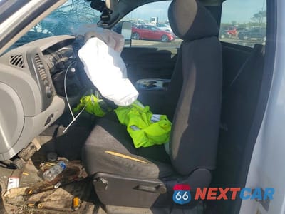 Zdjęcie 7 z 12 samochodu: 2013 GMC SIERRA K2500 HEAVY DUTY VIN:1GT02ZCG8DF122745 - miniatura