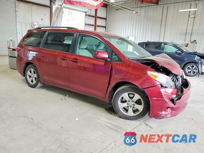 Czwarte zdjęcie samochodu z boku: 2015 TOYOTA SIENNA LE VIN:5TDKK3DC2FS689053 - miniatura
