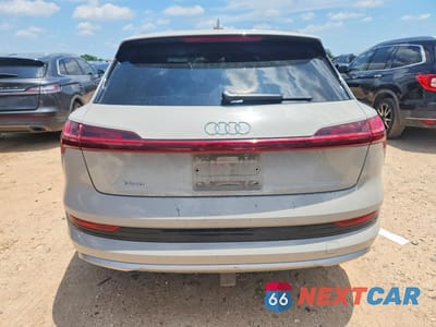 Zdjęcie 6 z 12 samochodu: 2019 AUDI E-TRON PRESTIGE VIN:WA1VABGE5KB022870 - miniatura