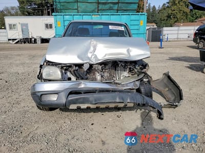 Piąte zdjęcie samochodu w środku: 2003 TOYOTA TACOMA XTRACAB VIN:5TEVL52N23Z219789 - miniatura