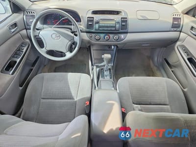 Zdjęcie 8 z 13 samochodu: 2005 TOYOTA CAMRY LE VIN:4T1BE32K55U031959 - miniatura