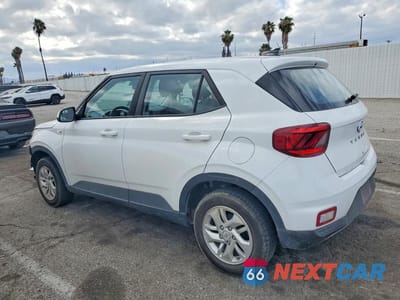 Drugie zdjęcie samochodu z przodu: 2021 HYUNDAI VENUE SE VIN:KMHRB8A38MU112015 - miniatura