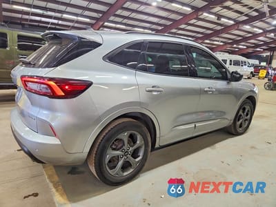 Trzecie zdjęcie samochodu z tyłu: 2023 FORD ESCAPE ST LINE VIN:1FMCU9MN5PUA64531 - miniatura